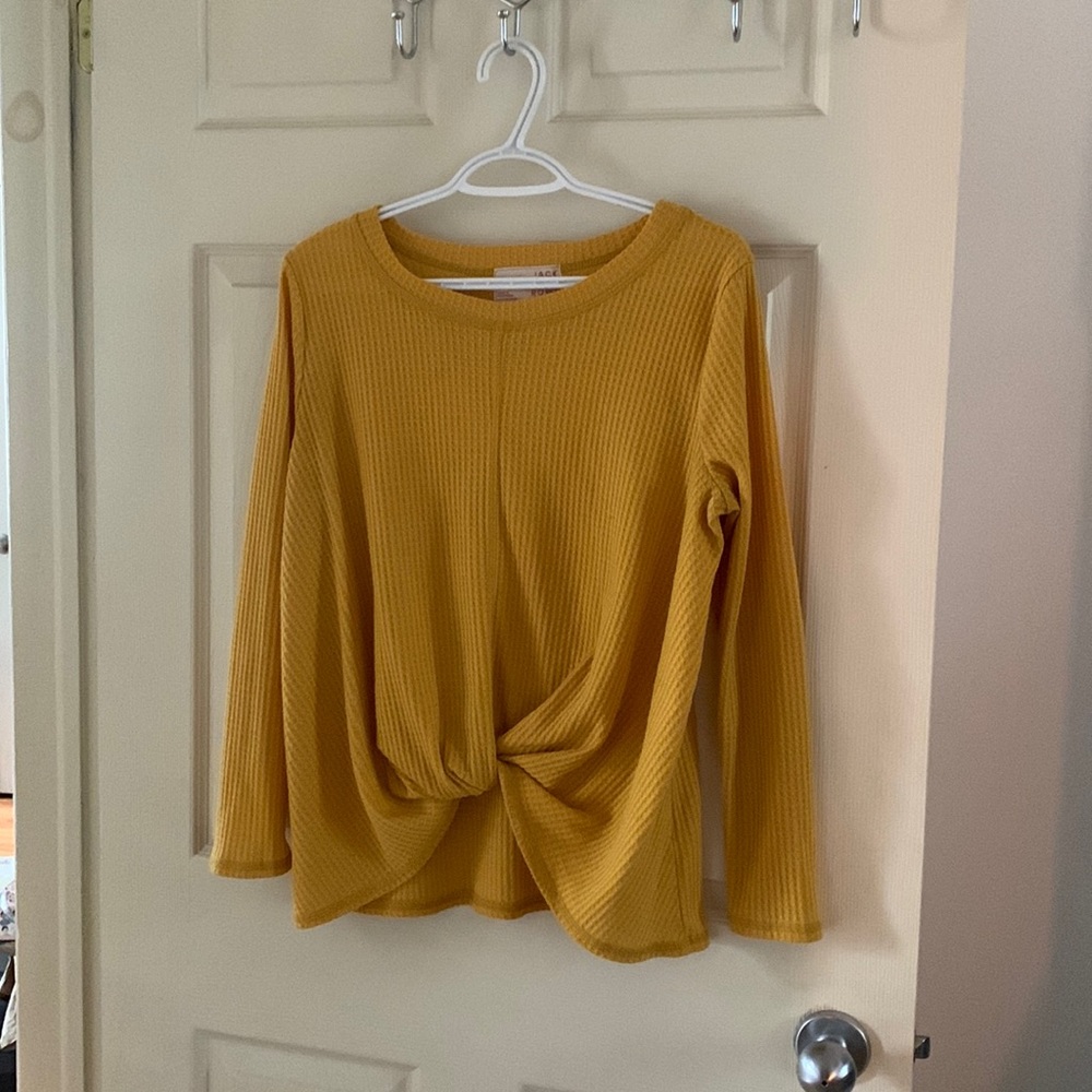Yellow Long sleeve shirt